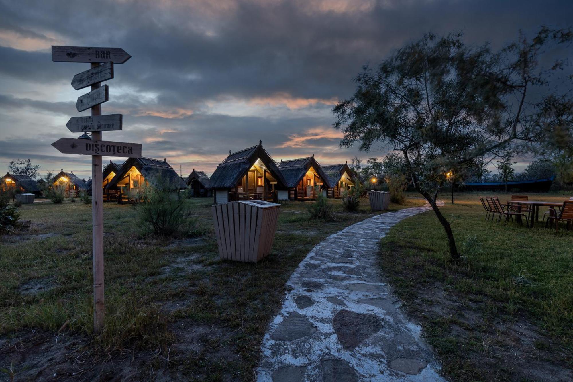 Dolphin Camping Sfântu Gheorghe Buitenkant foto