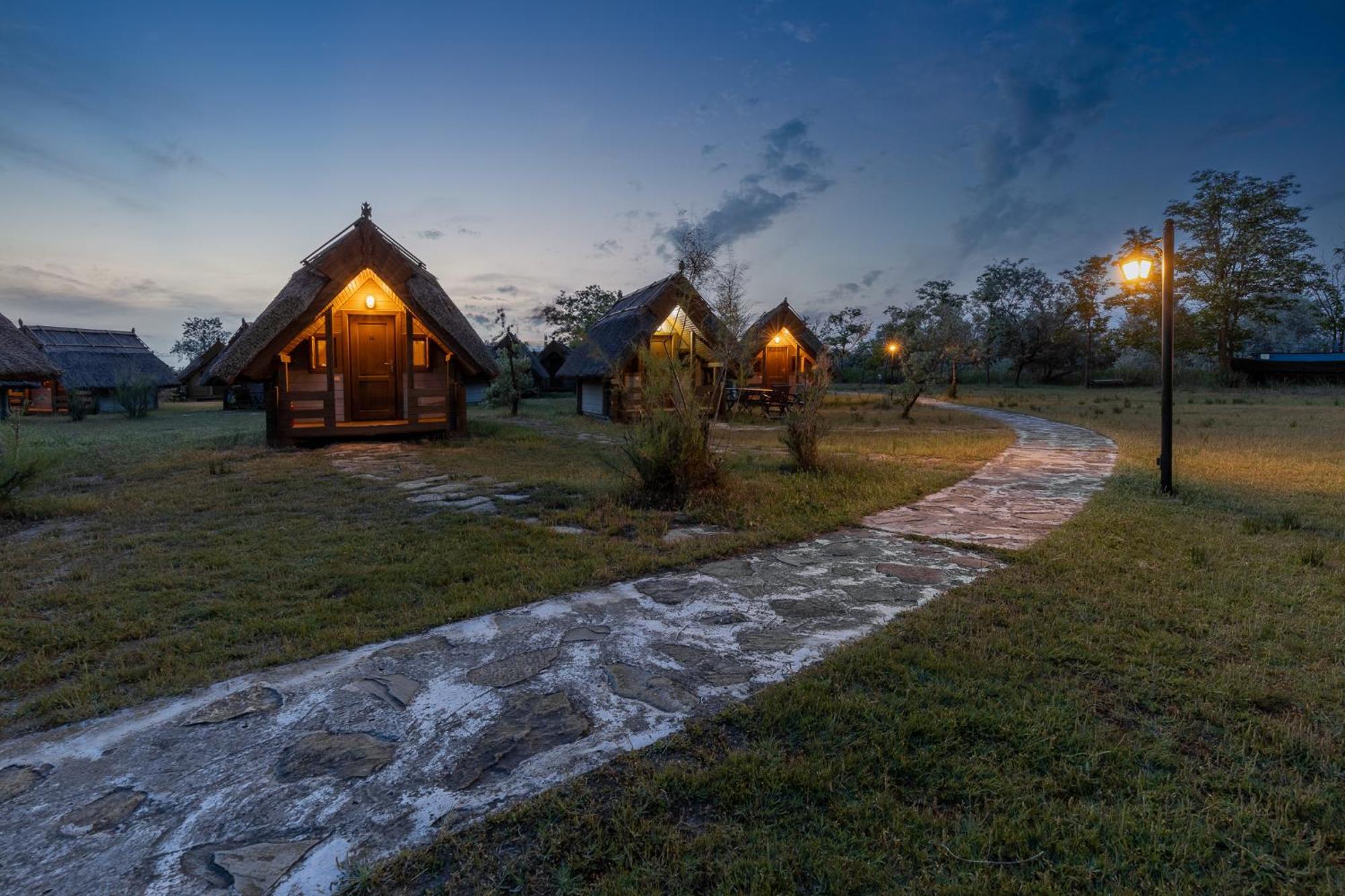 Dolphin Camping Sfântu Gheorghe Buitenkant foto