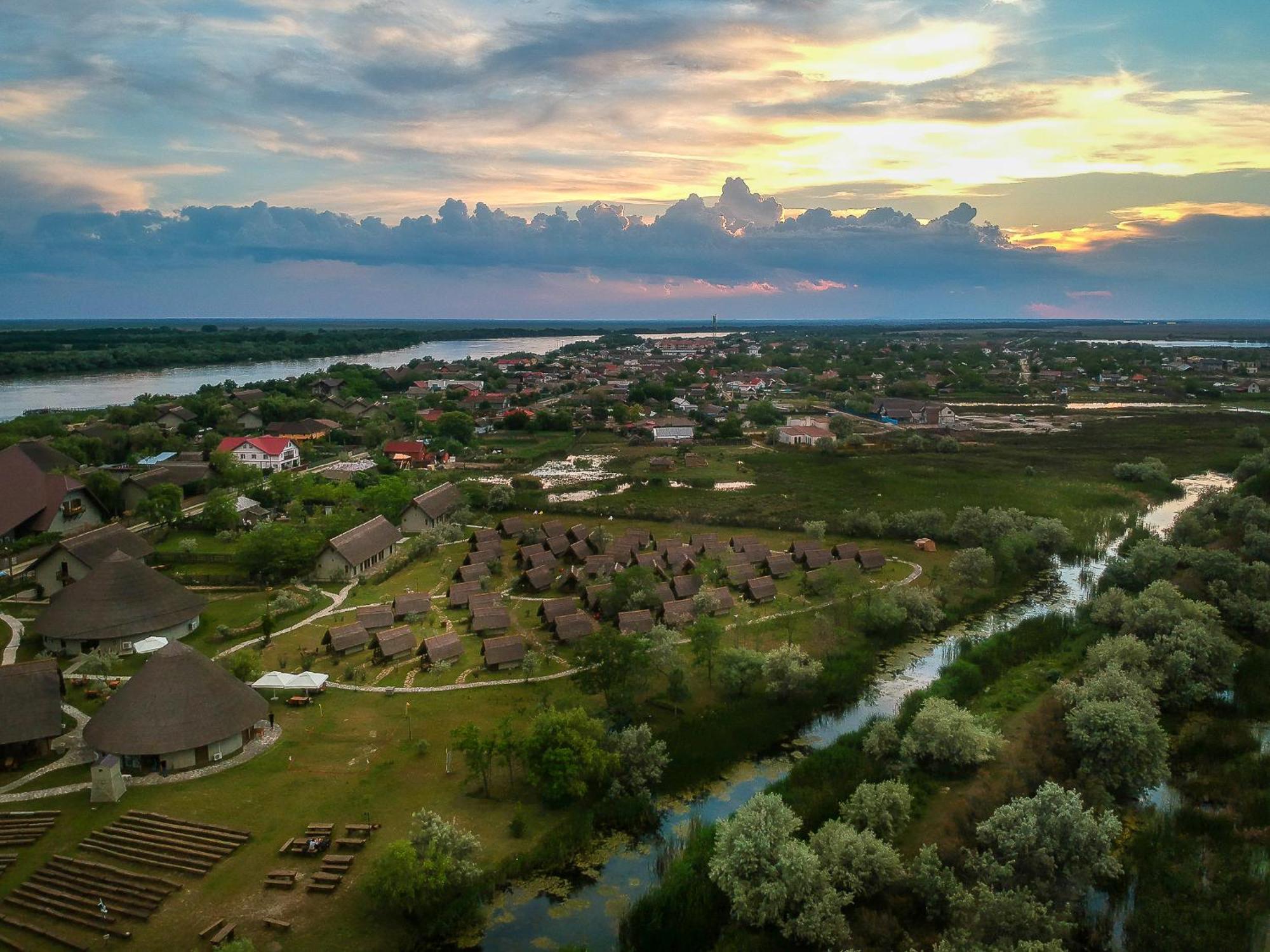 Dolphin Camping Sfântu Gheorghe Buitenkant foto