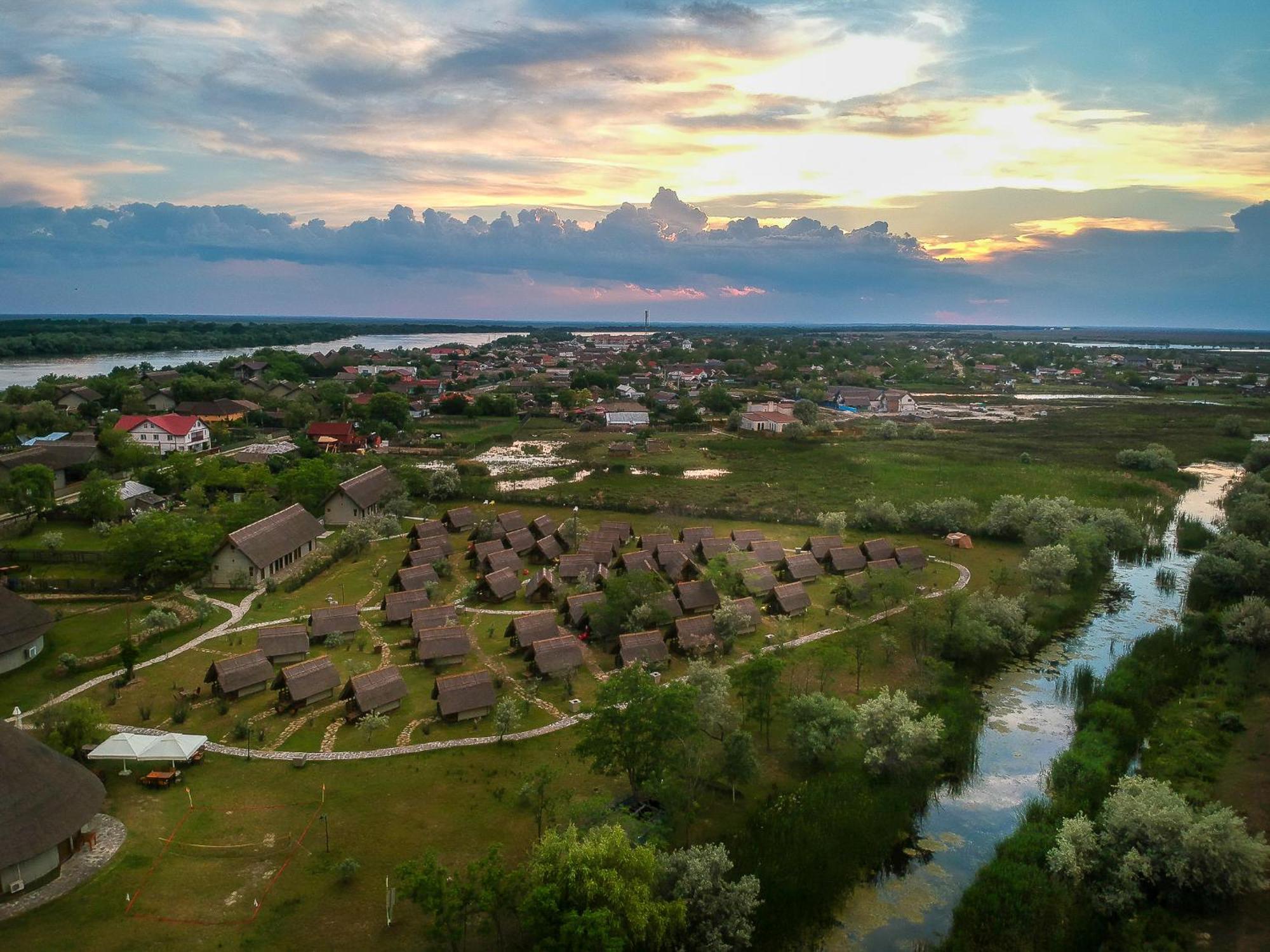 Dolphin Camping Sfântu Gheorghe Buitenkant foto